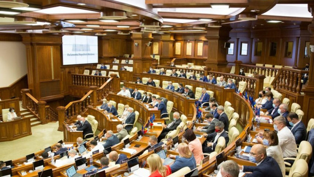 Platforma parlamentară „Pentru Moldova” insistă asupra reluării imediate a activității Legislativului