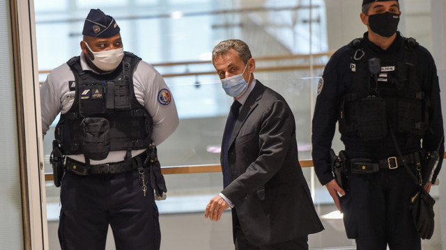 A început procesul în care Nicolas Sarkozy e judecat pentru corupție. Câți ani de închisoare riscă fostul președinte francez