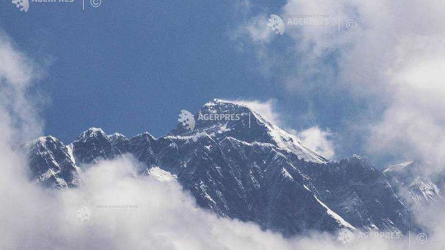 Noua înălțime a Muntelui Everest, stabilită la 8.848,86 metri
