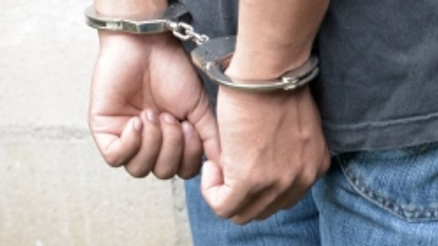 Un fost polițist a fost reținut de CNA, după ce ar fi primit 5000 de euro de la un șofer