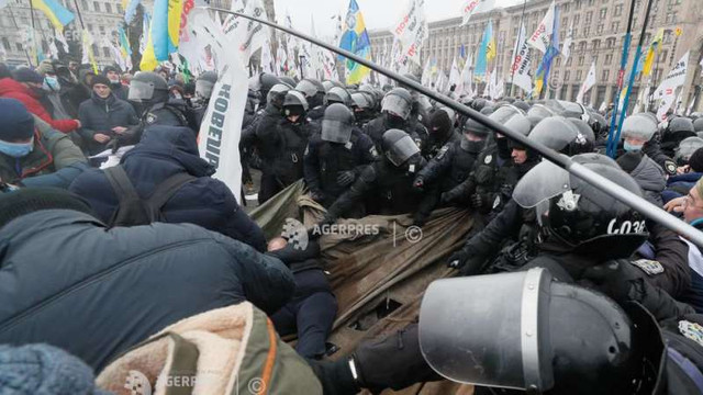 Confruntări violente între poliție și manifestanți anti-lockdown la Kiev, soldate cu răniți