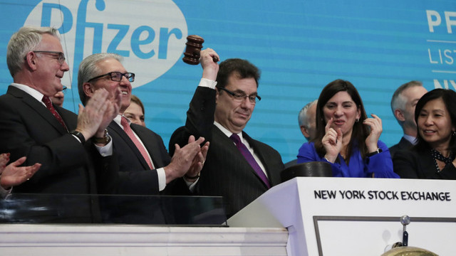 Directorul companiei Pfizer nu s-a vaccinat încă anti-COVID: Nu pot să mă bag în față