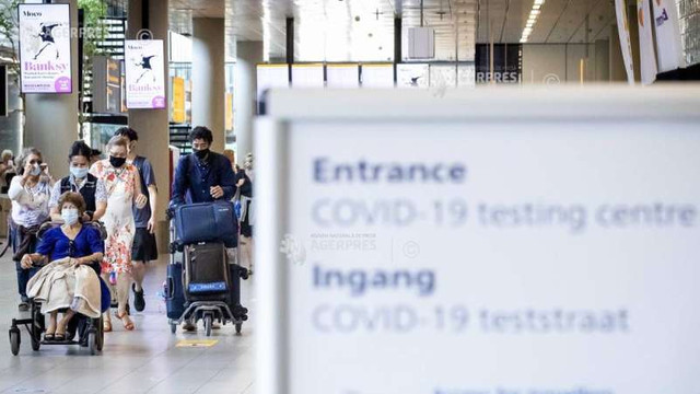 Olanda a suspendat zborurile dinspre Marea Britanie, după descoperirea unui caz de contaminare cu noua tulpină de COVID-19 identificată în Regatul Unit