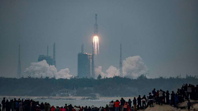 China lansează cu succes noua rachetă Long March 8