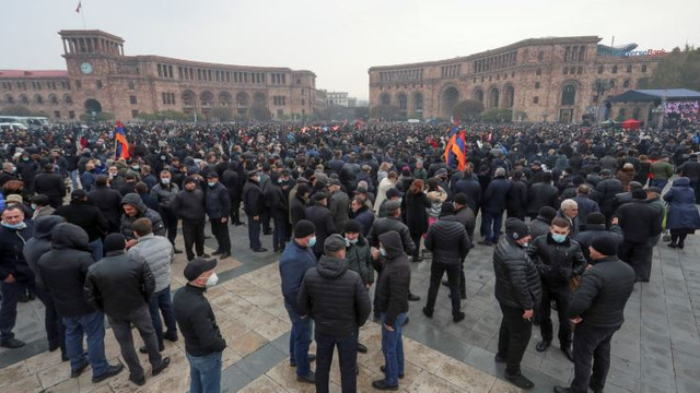Armenia: 25.000 de persoane manifestează în prima zi a apelului la grevă generală lansat de opoziție