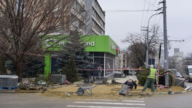 Primăria Chișinău va termina reparația trotuarelor din centrul orașului înainte de Anul Nou
