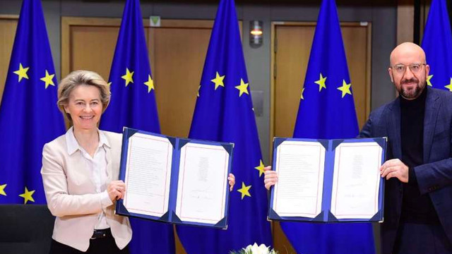 Liderii UE au semnat acordul comercial cu Regatul Unit, iar premierul Boris Johnson va semna după-amiază