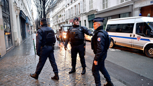 Mobilizare fără precedent în Franța pentru noaptea de Revelion: 100.000 de polițiști și jandarmi vor fi în stradă

