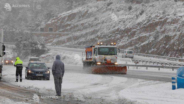 Spania: Guvernul trimite convoaie cu vaccin și alimente după ce o furtună de zăpadă a blocat mai multe drumuri