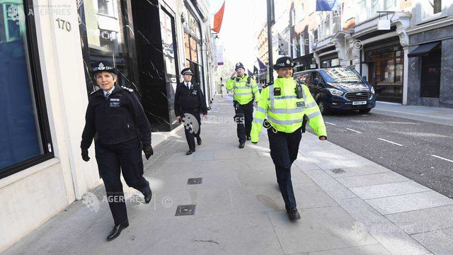 Poliția britanică va fi mai fermă cu persoanele care încalcă regulile introduse pentru oprirea răspândirii COVID-19 