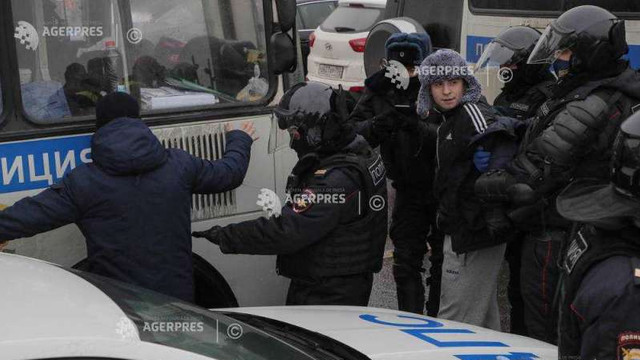 Proteste în Rusia: peste 1.000 de persoane arestate, arestări violente și ciocniri între poliție și manifestanți