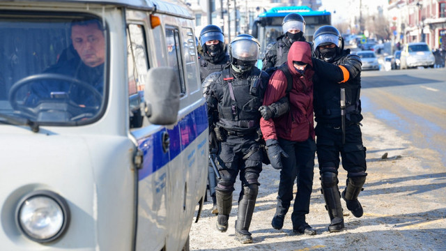 UPDATE | O nouă zi de protestea în Rusia împotriva lui Putin. Poliția a făcut peste 1.800 de arestări. Sunt raportate violențe asupra oamenilor