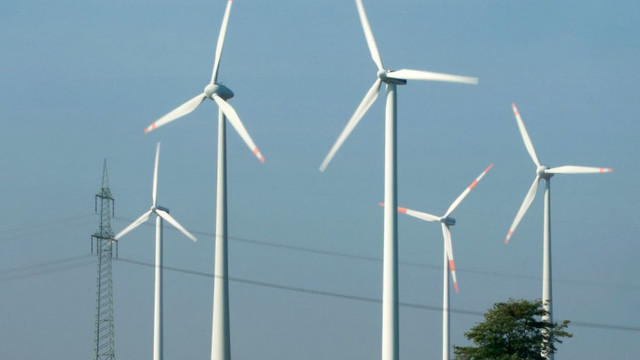 Danemarca are undă verde pentru proiectul de 34 de miliarde de dolari al unei insule artificiale cu turbine eoliene

