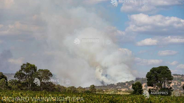 Australia |  Incendiul de vegetație de la periferia Perth, izolat de pompieri, dar în continuare activ