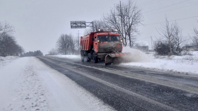 Circulația rutieră pe toate traseele publice naționale este asigurată în condiții de iarnă
