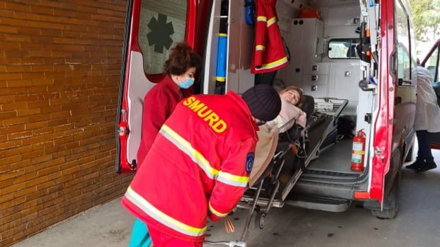 O nouă intervenție transfrontalieră SMURD. O pacientă a fost adusă în R. Moldova din orașul Bârlad, România