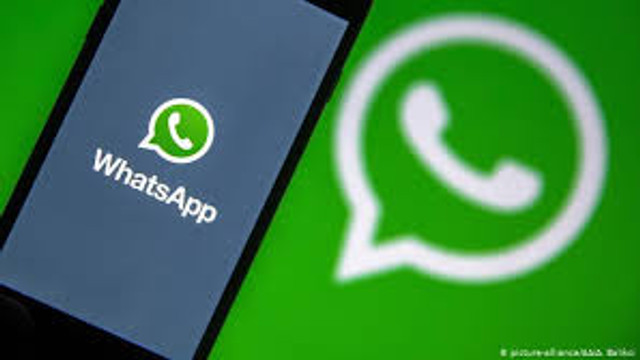 WhatsApp va continua controversata actualizare a politicii sale de confidențialitate
