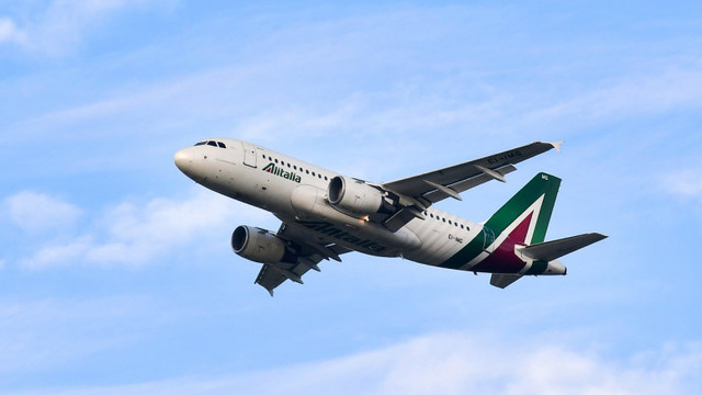 Guvernul italian analizează posibilitatea vânzării companiei Alitalia către Lufthansa