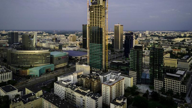 Polonia: Un zgârie-nori din Varșovia a devenit cea mai înaltă clădire din UE

