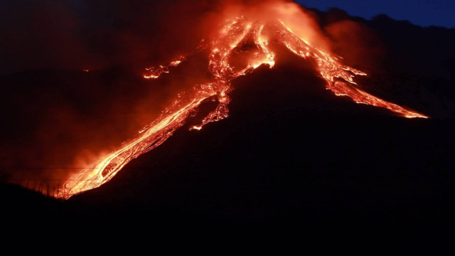 Vulcanul Etna a erupt joi pentru a șasea oară în ultimele opt zile