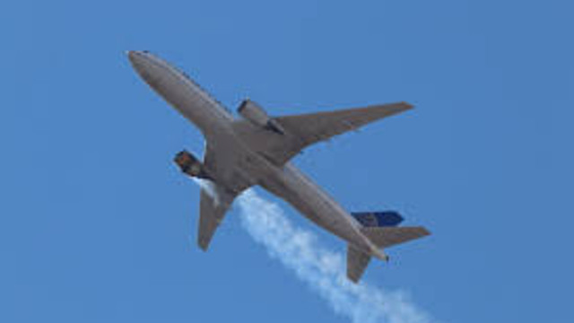 Un Boeing 777 a aterizat de urgență la Moscova din cauza unei probleme de motor