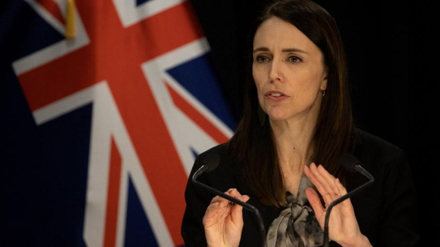 Premierul neozeelandez își îndeamnă concetățenii să-i certe pe cei care încalcă restricțiile legate de COVID-19