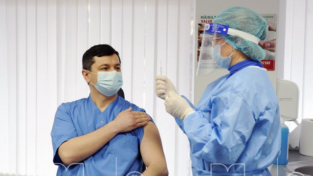 Peste 750 de cadre medicale au fost imunizate în prima zi a campaniei de vaccinare anti-COVID
