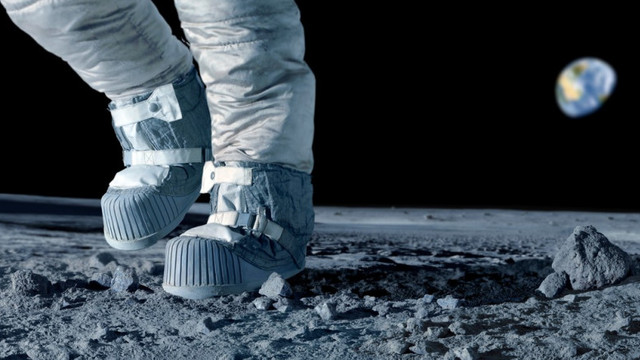 Un miliardar japonez caută opt persoane care să i se alăture pentru o călătorie pe Lună, la bordul unei rachete SpaceX
