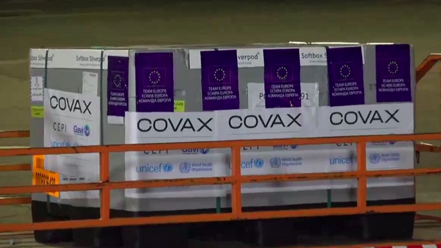 LIVE |  Primul lot de vaccinuri împotriva COVID-19 în cadrul mecanismului COVAX a ajuns în R. Moldova