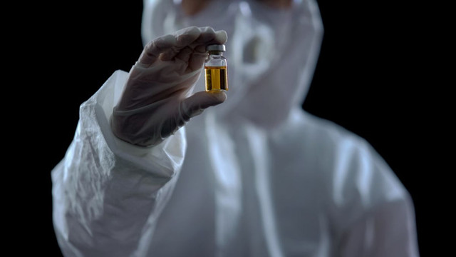Vaccin anti-Covid vândut pe Darknet la prețuri de până la 1.200 de dolari pentru o doză
