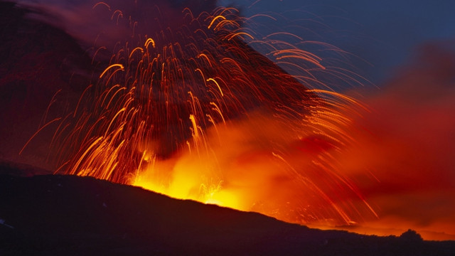 Vulcanul Sangay din Ecuador a expulzat o coloană de cenușă la 8.500 metri altitudine