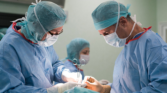 131 de operații de transplant au fost finanțate în 2020 din fondurile AOAM