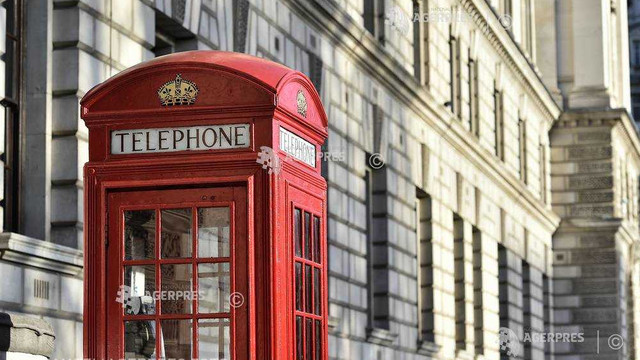 Celebrele cabine telefonice roșii din Marea Britanie ajută acum la salvarea de vieți