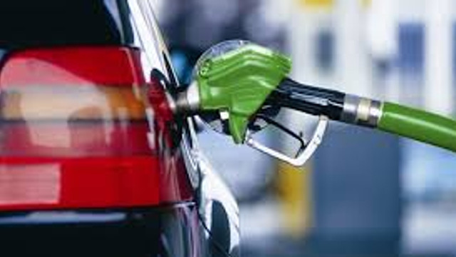 Parlamentul a aprobat în primă lectură proiectul de lege care prevede modificarea Metodologiei de stabilire a prețurilor la carburanți