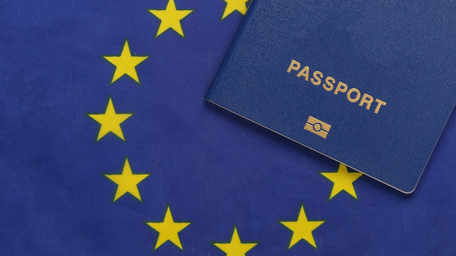 Parlamentul European urmează să voteze propria variantă pentru certificatele de călătorie, pas necesar pentru începerea negocierilor pentru forma finală. Dezbateri privind acțiunile Rusiei, Chinei și Turciei
