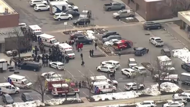 Un bărbat înarmat cu un pistol a intrat într-un supermarket din Colorado și a omorât zece oameni