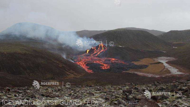 Un vulcan islandez continuă să expulzeze lavă după o serie de cutremure