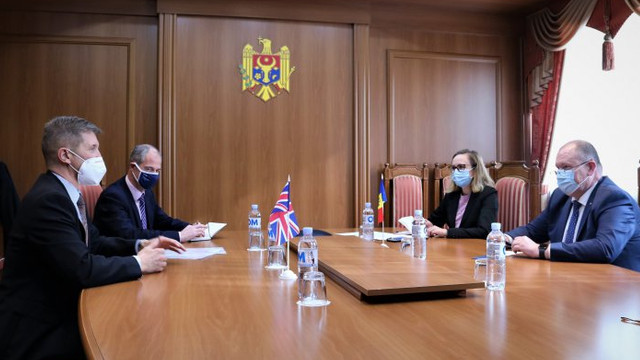 Premierul interimar Aureliu Ciocoi s-a întâlnit cu ambasadorul britanic Steven Fisher

