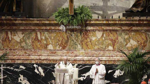 Papa Francisc a oficiat slujba din Joia Mare în bazilica Sfântul Petru