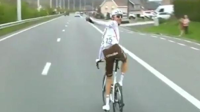 Motivul greu de crezut pentru care un ciclist a fost eliminat din Turul Flandrei