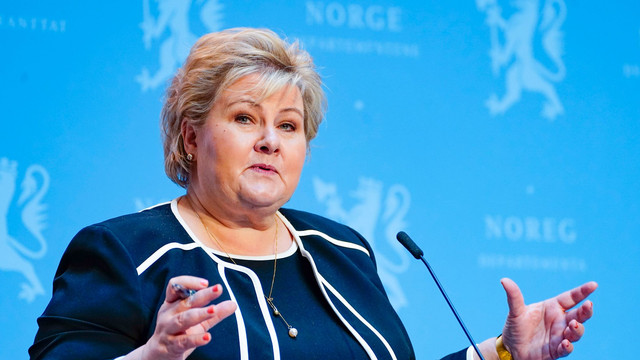 Premierul norvegian a fost amendat cu 2000 de euro pentru nerespectarea distanțării sociale
