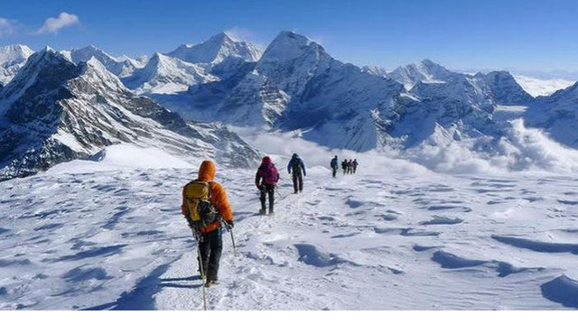 Un grup de sportivi amatori din R. Moldova vor escalada în premieră un munte din Nepal
