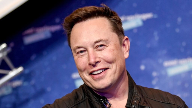 Musk îl ironizează pe Bezos; cursa spațială dintre cei mai bogați oameni ai lumii se intensifică