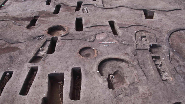 Descoperire arheologică importantă în Egipt. Zeci de morminte din perioada anterioară regatelor faraonice, găsite în Delta Nilului
