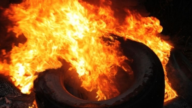 Agenția de Mediu îndeamnă cetățenii și autoritățile publice locale să nu admită arderea anvelopelor - tradiție pentru zilele din ajunul sărbătorilor pascale
