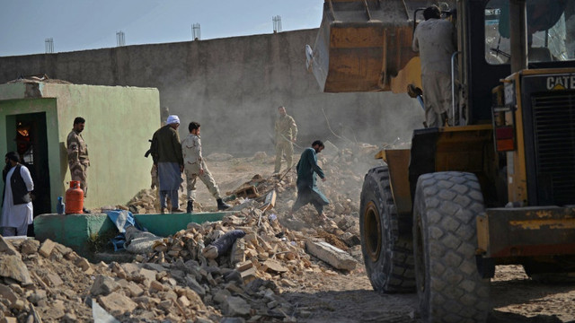 Atentat cu mașină-capcană în Afganistan, la o zi după începerea retragerii militarilor NATO. Cel puțin 21 de morți și 90 de răniți
