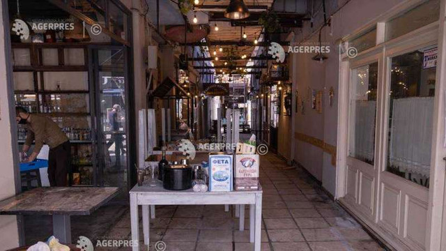 Grecia redeschide terasele cafenelelor și restaurantelor după o pauză de șase luni