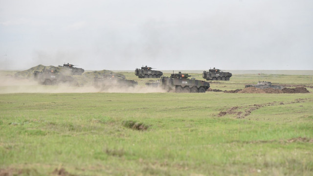 Capacitatea de apărare a României, testată în cadrul celui mai mare exercițiu NATO din Europa. Klaus Iohannis participă la manevre
