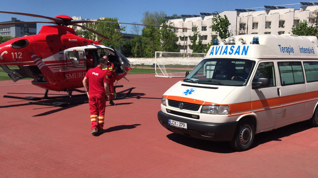 Un echipajul SMURD Iași a efectuat o misiune de transportare aeriană de la Edineț la Chișinău a unui bărbat care a fost implicat într-un accident de circulație