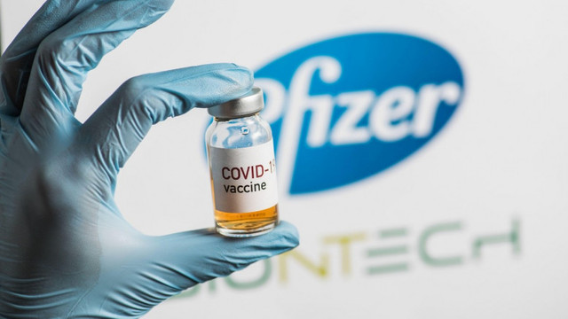 Pfizer: A treia doză de vaccin va fi făcută între 8 si 12 luni de la administrarea celei de-a doua
